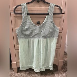 Lululemon size 12 top